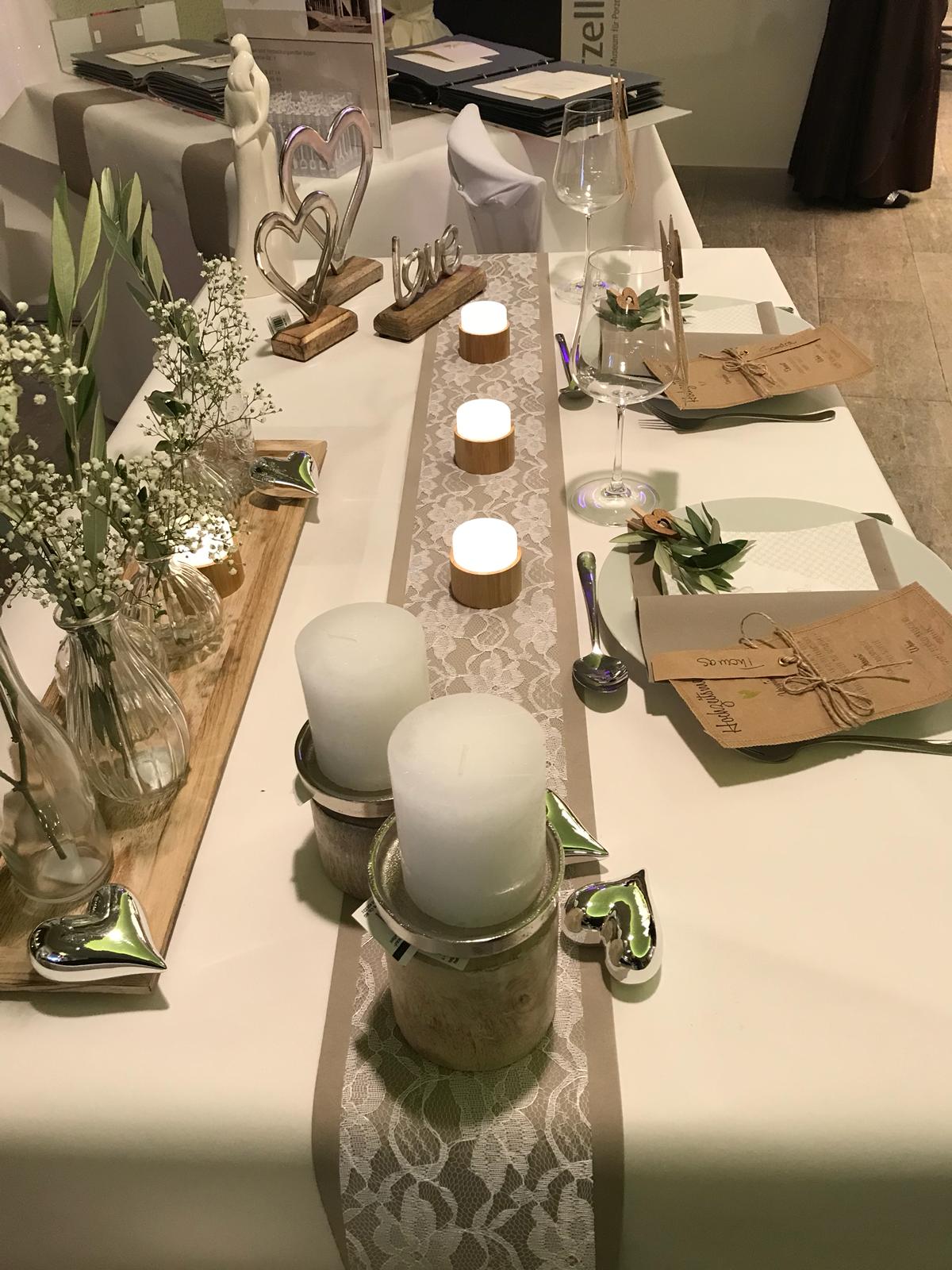 Hochzeit Tischdeko, Dekomaterial Hof Packwa